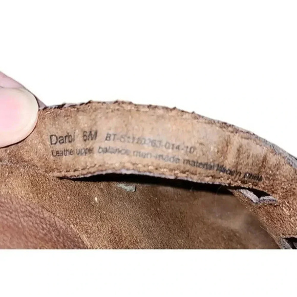 Bare Traps Women's Size 6 Darbi Brown Leather Slip On Slides Studded Sandals - Picture 6 of 6